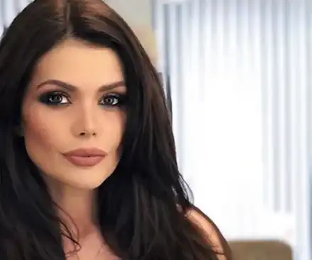 От пластмаса ли е Преслава?! Ето как изглежда след поредният й тунинг (ФОТО ПО-ДОЛУ)