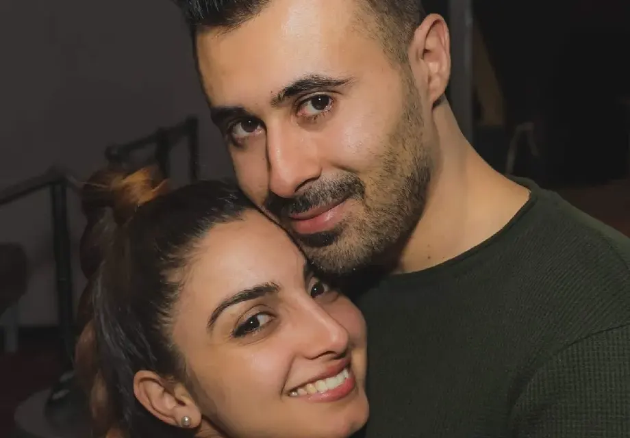 Певица избяга от Кипър заради репортер на Слави