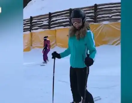 Плевнелиев заведе Деси и децата на ски в Банско