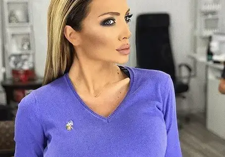 Русата Златка с ново лице за Нова година! Райкова показа необичайно изострена физиономия и издути джуки