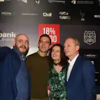 Руши сияе след раздялата с жена си