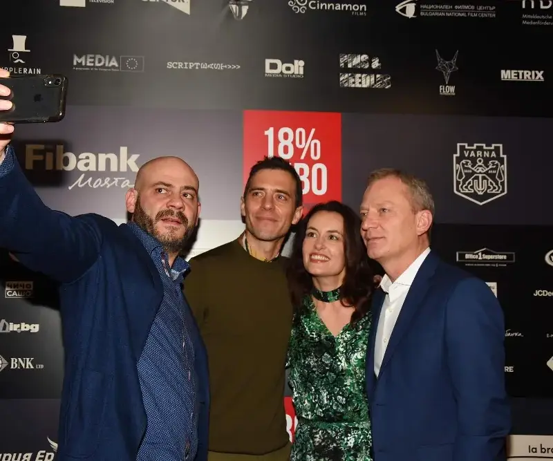 Руши сияе след раздялата с жена си