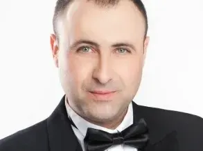 Руслан Мъйнов отказва роли (Театралната система е остаряла, твърди актьорът)