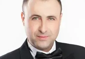 Руслан Мъйнов отказва роли (Театралната система е остаряла, твърди актьорът)