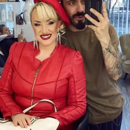 Сашка Васева си подмени зъбите