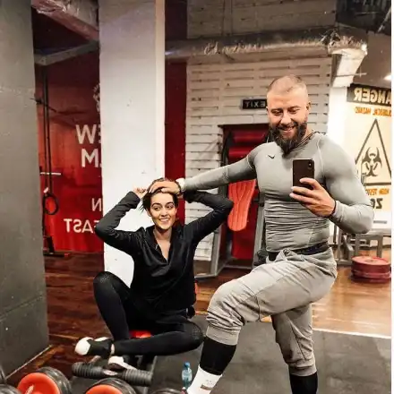 Щерката на Гала на строг режим