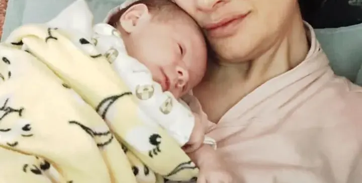 Щерката на Мариана Попова и Плачков става пианистка