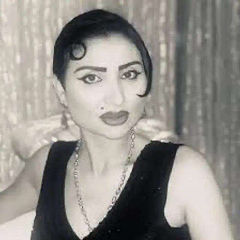 Смях! Софка се гримира с... фотошоп!