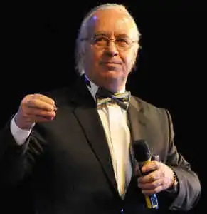 Стефан Диомов пребори дискова херния (Маестрото се престраши да се оперира)