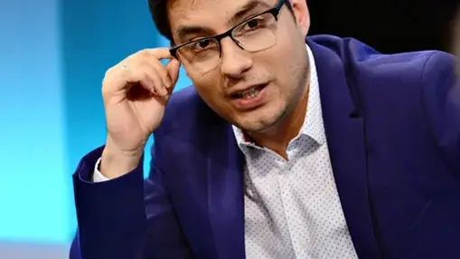 Светльо Иванов се гушка с чужда жена