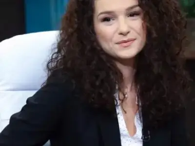 ТВ водещата Александра Кръстева стяга сватба