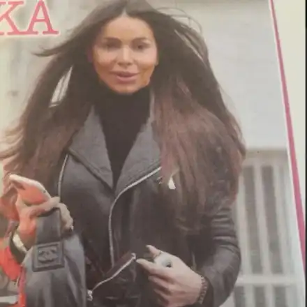 Уау! Алисия с нова кола и нова татуировка