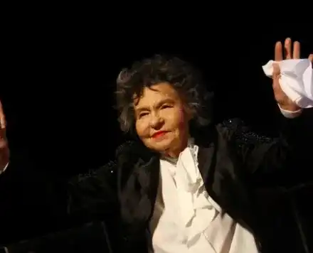 В памет на Стоянка Мутафова - свалят „Госпожа Стихийно бедствие” (Краят на култовото представление дойде)