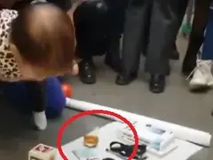 Венци Венц с тъпа изцепка, сложи уиски на прощъпалника на бебето си