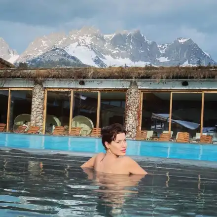 Вижте скандалната Мис България Радинела Чушева БЕЗ ДРЕХИ!