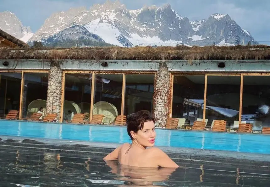 Вижте скандалната Мис България Радинела Чушева БЕЗ ДРЕХИ!