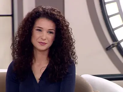 Водещата на „Тази събота и неделя” Алекс Кръстева вдига сватба през лятото! (Подробности)