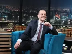 Новият водещ на вечерното шоу на Би Ти Ви: Време беше за смяна на Слави! (Славена Вътова се намърда за втори водещ)