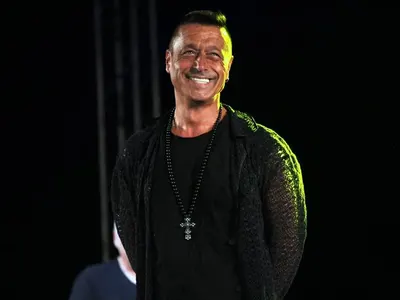 Защо е черен Георги Христов?  Плъзнаха слухове, че певецът се цери от цироза в Гърция