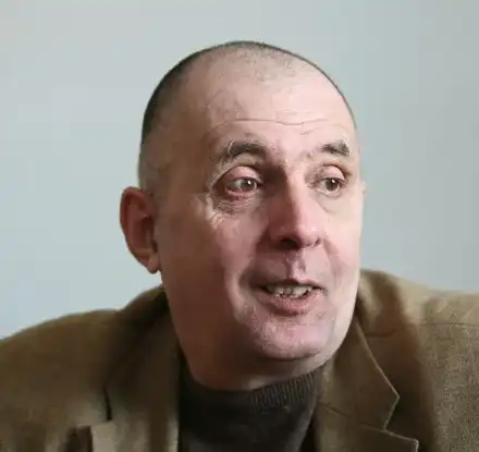 Зрител се жалва в СЕМ: Свалете Коритаров от ефир, докато не си оправи зъбите!