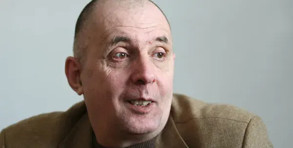 Зрител се жалва в СЕМ: Свалете Коритаров от ефир, докато не си оправи зъбите!