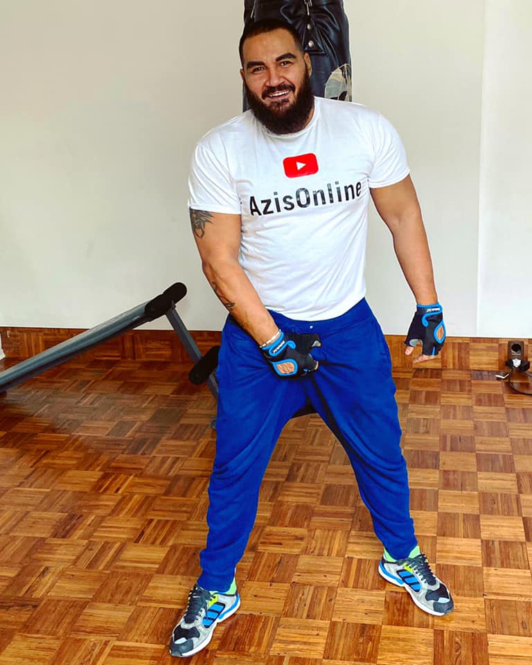 Азис отново плаче за внимание
