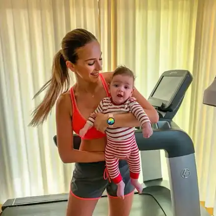 Алекс Петканова отказа да празнува РД заради сина си