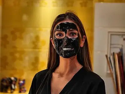 Алекс Петканова заприлича на коминочистач (Фото)