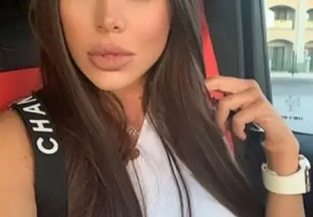 Алисия запозна Валерко с гаджето (Тримата заедно на почивка в Мексико)