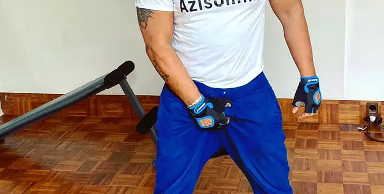 Азис отново плаче за внимание