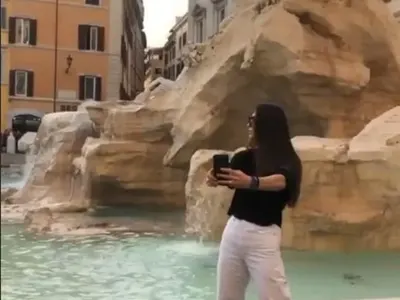 Бербо води Елена в Рим за ЧРД