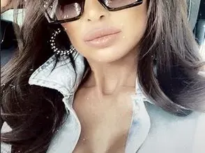 Биляна Дол си търси заместник на Валери с НОВ БЮСТ! (Вижте фото с обновленията)