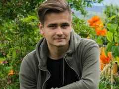 БНТ цака конкуренцията със секси синоптик (Снимки на новия секссимвол Владимир)