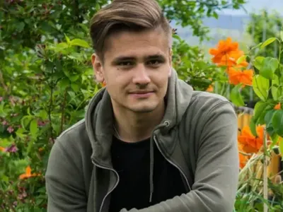 БНТ цака конкуренцията със секси синоптик (Снимки на новия секссимвол Владимир)