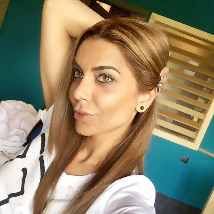 Бони уж кръцнала само нослето, а защо не прилича на себе си?!!