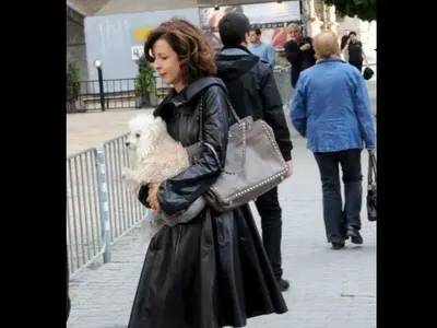 Цветелина Борислалова неотлъчно до песа