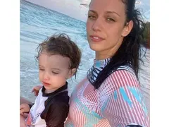 Д-р Стилянова води сина си на Малдивите