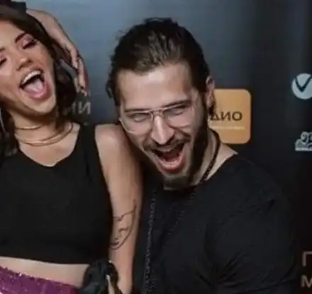 Дара и Папи Ханс пак заедно (Двамата се събраха, разменят си любовни послания в нета)