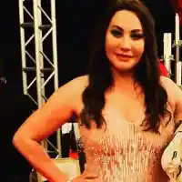 Дарина Павлова се изложи с неподходящ тоалет (Вижте по-долу СНИМКА с роклята)