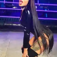 Диона копира Галена в клип