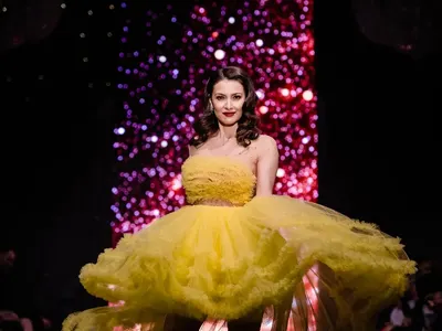 Дизайнерът Поля Кинова представи  „Одилия“  с бляскаво ревю (Снимки)