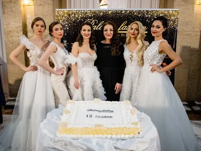 Дизайнерът Поля Кинова представи  „Одилия“  с бляскаво ревю (Снимки)