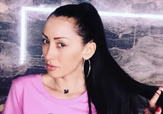 Джена прости на майка си, че я ограби! Сестра й пък измъкнала с измама 10 бона, преспала с гаджето й