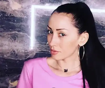 Джена прости на майка си, че я ограби! Сестра й пък измъкнала с измама 10 бона, преспала с гаджето й