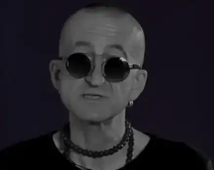 Дони се фука с телефон за над 2 бона