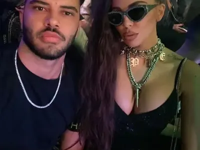 Фризьорът на Николета избяга от Милано заради коронавируса (Снимки)