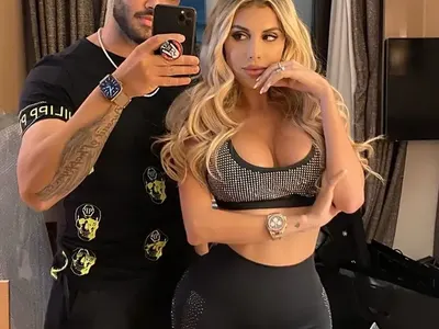 Фризьорът на Николета избяга от Милано заради коронавируса (Снимки)