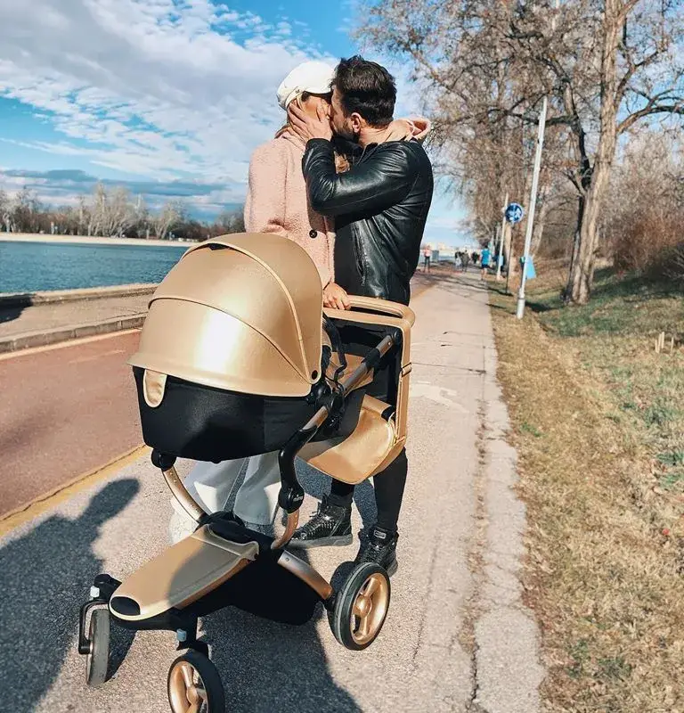 Гани  бута количка от чисто злато