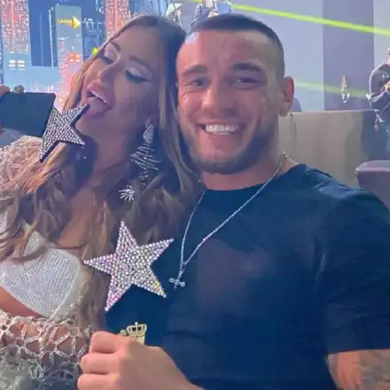 Гери-Никол превърнала ММА боеца Дани Илиев в ЧЕХЛЬО (Вижте как певицата се държи с гаджето си)