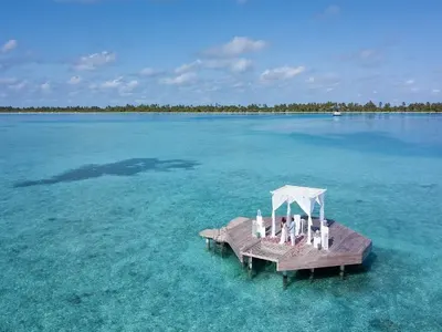 Годеникът на Глория я заведе на остров за младоженци